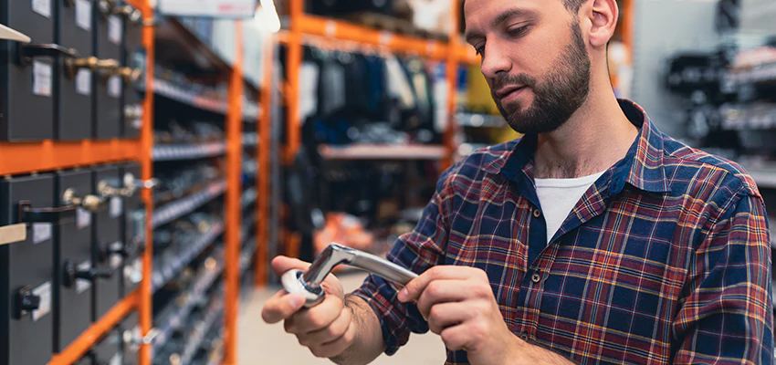 Locksmith For Retail Stores Lockout Services in Lynwood, California