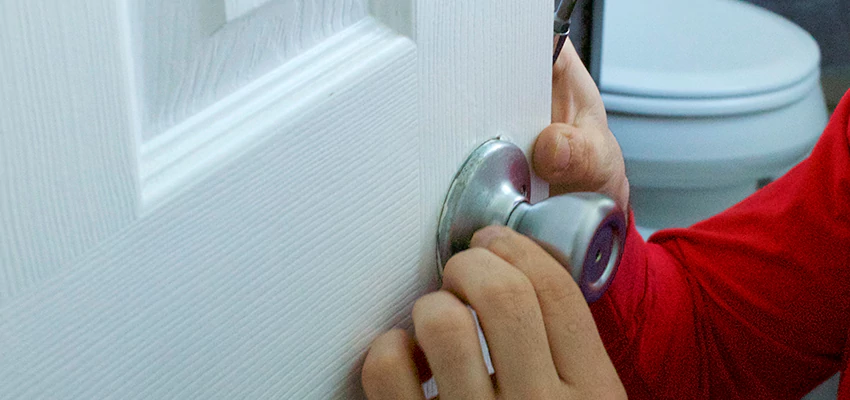 Vintage Door Knob Replacement in Lynwood, CA